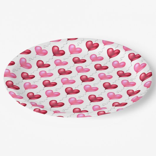 ピンクと赤いハートのバレンタインデーの愛 ペーパープレート (アングル)