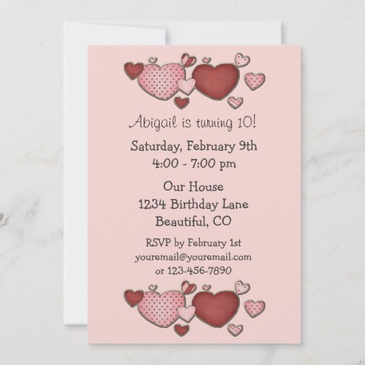 ピンクと赤いハートバレンタインデー誕生日パーティー 招待状 (裏面)