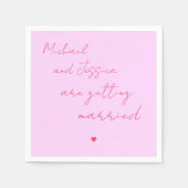 ピンクと赤のスクリプトハートロマン結婚ティック スタンダードカクテルナプキン (正面)