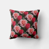 ピンクと赤のバラの花柄オリジナルモノグラム クッション (裏面)