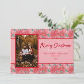ピンクと赤のポインセチアパーソナライズされた写真家族 シーズンカード (スタンド正面)