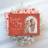 ピンクと赤のモダンなアーチの平和と喜びの写真クリスマス シーズンカード