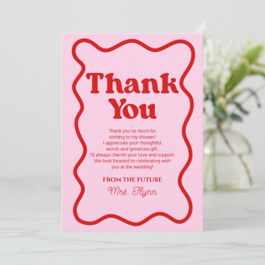 ピンクと赤のレトロなウェーブボーダー ブライダルシャワー サンキューカード (スタンド正面)