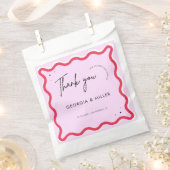 ピンクと赤のレトロの波状の結婚フレームありがとう フェイバーバッグ (クリップ留めされた状態)