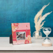 ピンクと赤の小さな正方形の写真プラークとイーゼル フォトプラーク (インサイチュ)