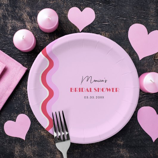 ピンクと赤の波状レトロ70年代ブライダルシャワー ペーパープレート