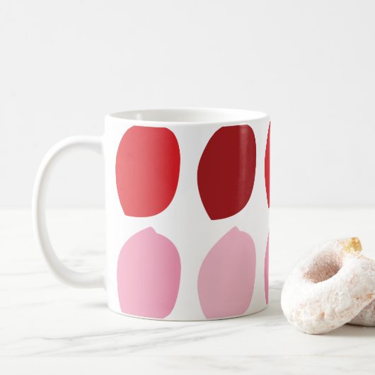 ピンクと赤の花びら コーヒーマグカップ (ドーナツ)