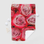 ピンクと赤の花束の美しいバラ ゴルフタオル (インサイチュ)