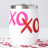 ピンクと赤のXOXOハグとキスモダンバレンタイン