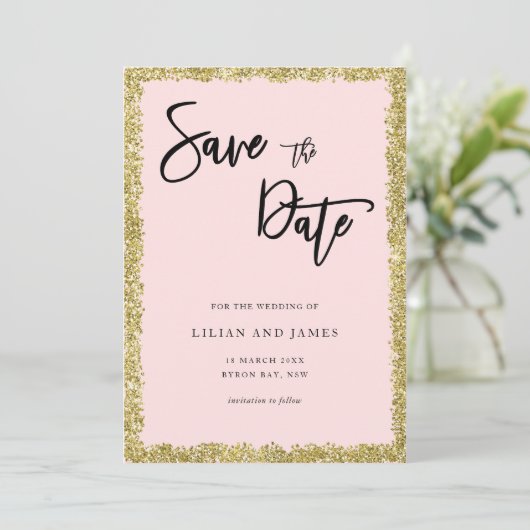 ピンクと金ゴールドのグリッター日付を保存 招待状 (スタンド正面)