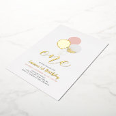 ピンクと金ゴールドのバルーン | 1st女の子の誕生日パーティー 箔招待状 (回転した状態)