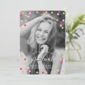 ピンクと金ゴールドの紙吹雪シャルボード写真卒業 招待状 (スタンド正面)