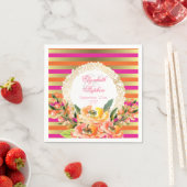 ピンクと金ゴールドストライプメタリックの花模様結婚付き スタンダードカクテルナプキン (インサイチュ)