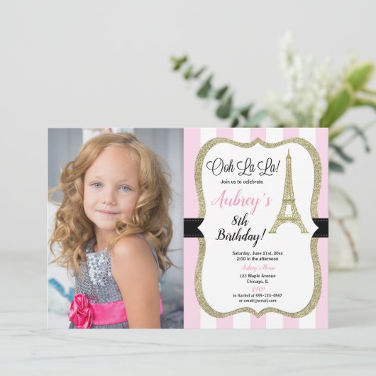 ピンクと金ゴールドパリエッフェルタワーの誕生日の写真 招待状 (スタンド正面)