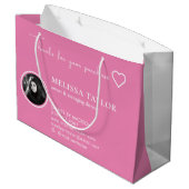 ピンクと金ゴールドフォトホログラフィーモノグラムの ラージペーパーバッグ (裏面アングル)