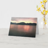 ピンクと青のグラデーション夕焼けの反射(横) カード (黄色い花)