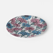 ピンクと青のトウモロコシの花、白の上に野生の花 ペーパープレート (アングル)