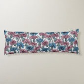 ピンクと青のトウモロコシの花、白の上に野生の花 ボディピロー (裏面)