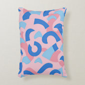 ピンクと青のドードルパターン アクセントクッション (正面(垂直))