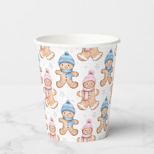 ピンクと青の冬のジンジャーブレッド性別の表示 紙コップ (裏面)