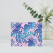 ピンクと青の熱帯葉パーソナライズされた群 ポストカード (スタンド正面)