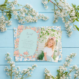 ピンクと青みすぼらしいシックな花模様誕生日 招待状