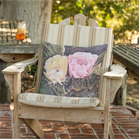 ピンクと黄色のとげのある梨サボテンの花 アウトドアクッション (椅子)