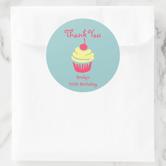 ピンクと黄色のカップケーキ誕生日ありがとう ラウンドシール (バッグ)