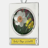 ピンクと黄色の春の花 シルバープレートバナーオーナメント (左)
