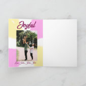 ピンクと黄色の楽しい休日の写真 家族 レトロ ボヘミアンスタイル カード (内部)