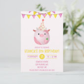 ピンクと黄色の牛ふっくらとした豊かな誕生日パーティー 招待状 (スタンド正面)