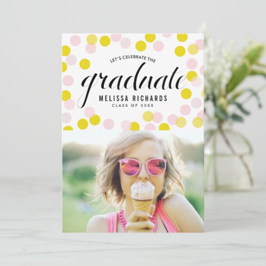 ピンクと黄色の紙吹雪ドット写真卒業 案内状 (スタンド正面)