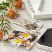 ピンクと黄色の花アクリルキーリング キーホルダー (正面右)