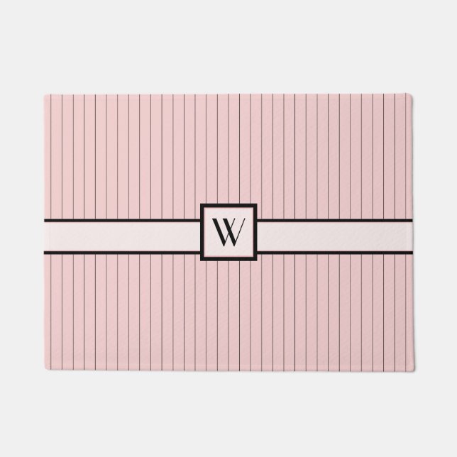 ピンクと黒のピンストライプの書式 ドアマット (正面)