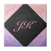 ピンクと黒のモノグラム タイル (正面)