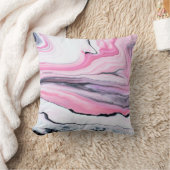 ピンクと黒の大理石モノグラムパターン（の模様が）ある枕 クッション (ブランケット)