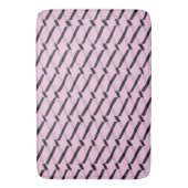 ピンクと黒の幾何学的パターン バスマット (正面縦)