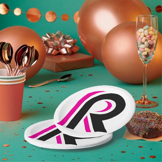 ピンクと黒の文字R ペーパープレート