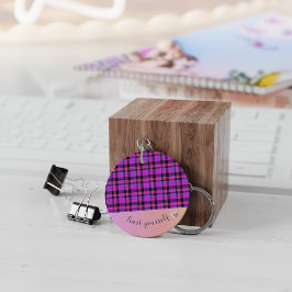 ピンクと黒の格子状キーチェーン キーホルダー