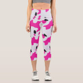 ピンクと黒の牛のプリントパターン カプリレギンス (正面)