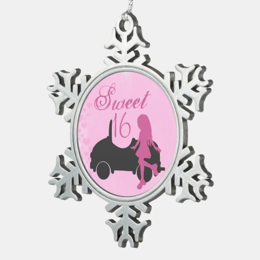 ピンクと黒の甘い16シルエットガールと車 スノーフレークピューターオーナメント (右)