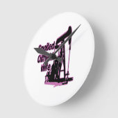 ピンクによってだめにされる油田の妻 ラウンド壁時計 (傾斜)