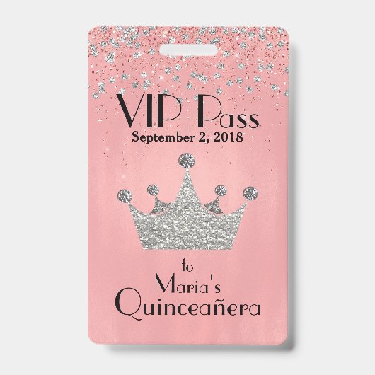 ピンクにシルバーのクラウンビクーニャ VIP バッジ (正面)