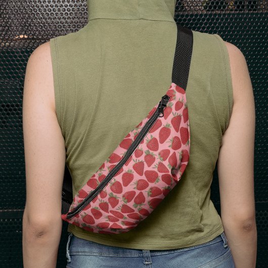 ピンクに熟した赤いちごパターン（の模様が）ある ファニーパック