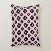 ピンクに黒い花柄 アクセントクッション (正面(垂直))