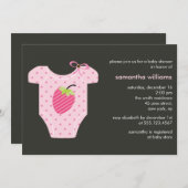 ピンクのいちごの用品類の女の子のベビーシャワー 招待状 (正面/裏面)