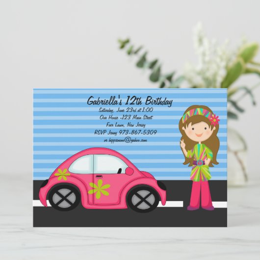 ピンクのおかしな誕生日の招待状を持つヒッピーの女の子 招待状 (スタンド正面)