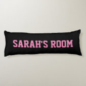 ピンクのおもしろい口ひげの女の寝室のベッドデコール ボディピロー (裏面)