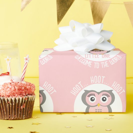 ピンクのかわいいフクロフクロフオットフオットワールドへようこそ ラッピングペーパー (誕生日パーティー)