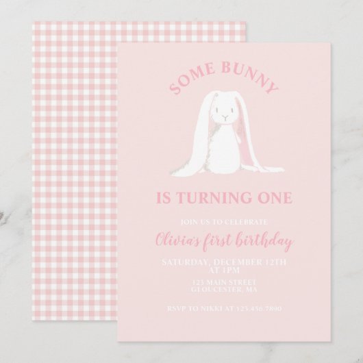 ピンクのかわいい1歳の誕生日招待状「Some Bunny is One」 招待状 (正面/裏面)